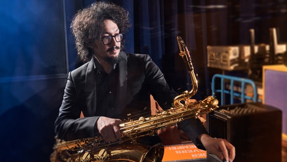Luigi Grasso, Bariton-Saxofonist der NDR Bigband © Steven Haberland Foto: Steven Haberland